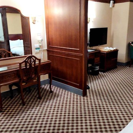 Duke Business Hotel Taoyuan Bagian luar foto