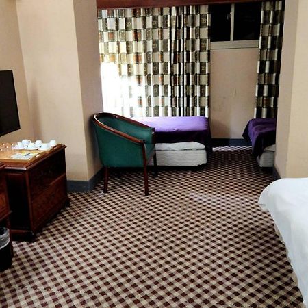 Duke Business Hotel Taoyuan Bagian luar foto