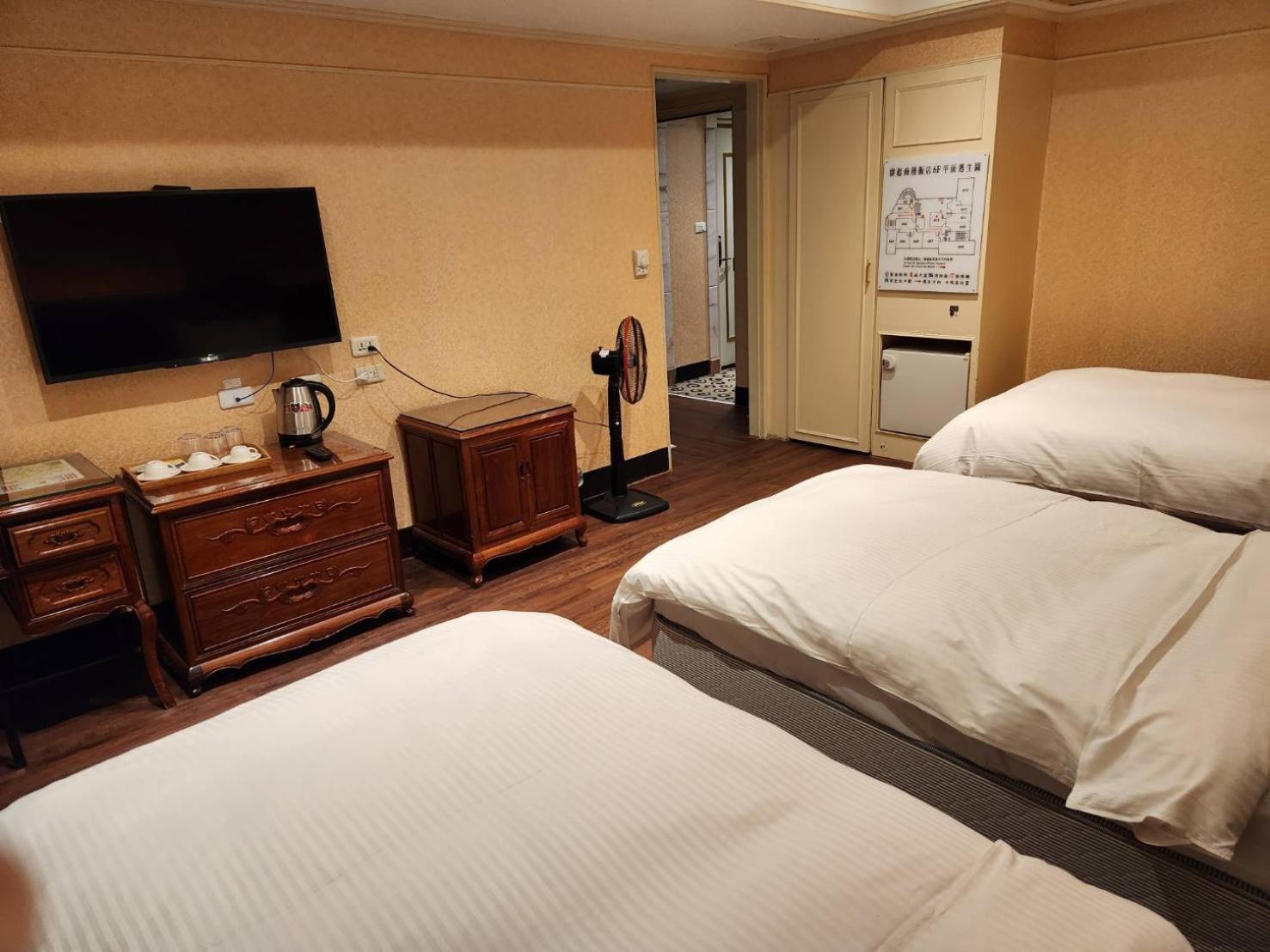 Duke Business Hotel Taoyuan Bagian luar foto